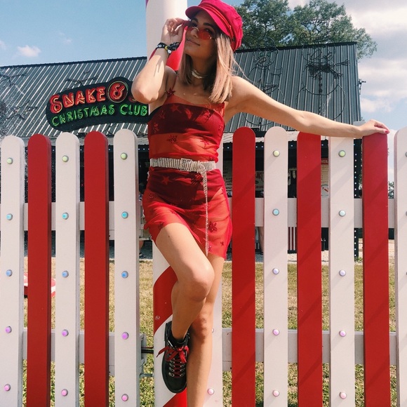 Red mesh star dress - Picture 1 of 4